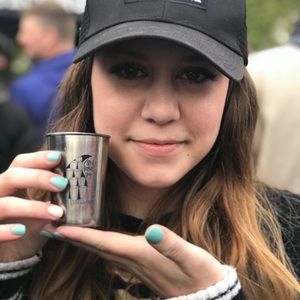 Meet your Posher, Maddie